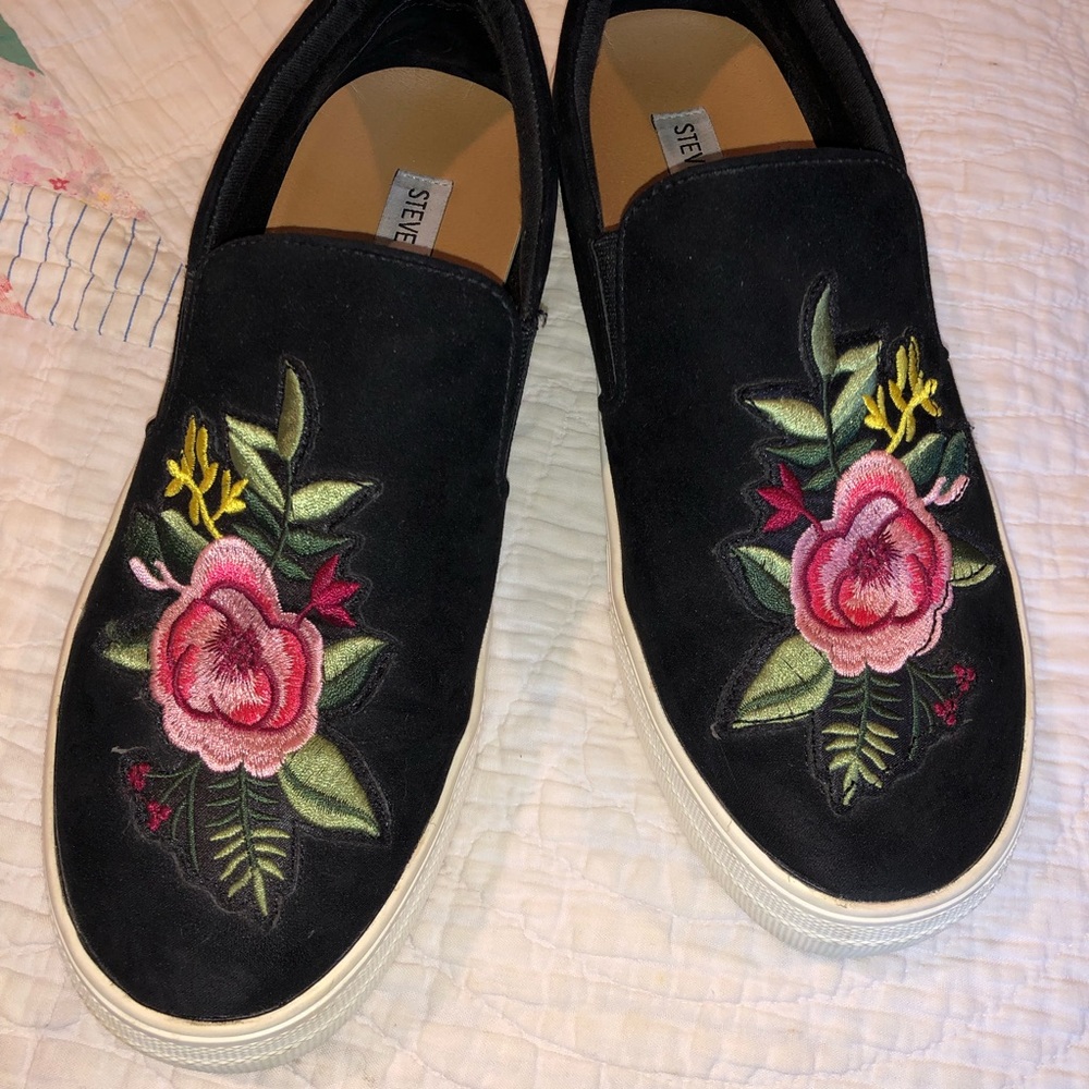 Steve Madden Slip on sneakers